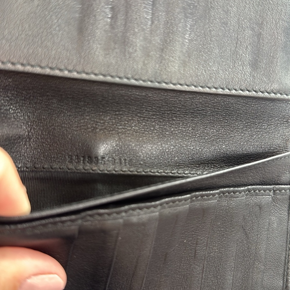 100% Authentic Gucci GG Black Leather Long Bi-Fold Wallet - Picture 13 of 13